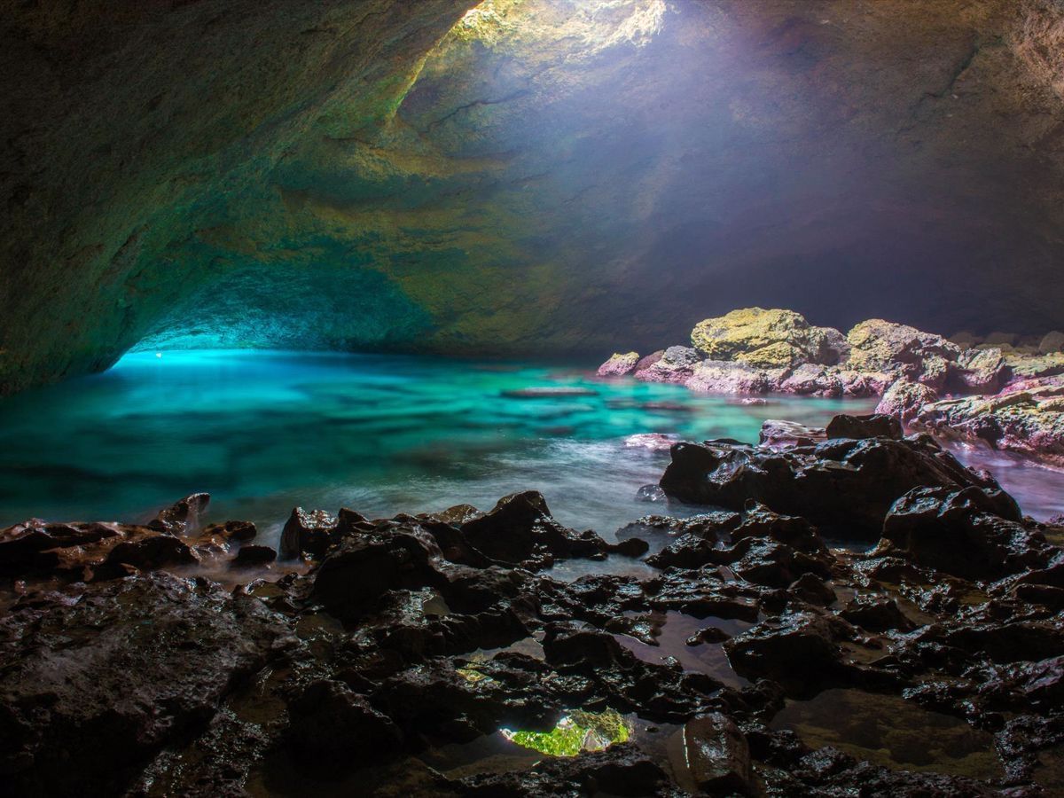 Sunlight falling into the Blue Cave