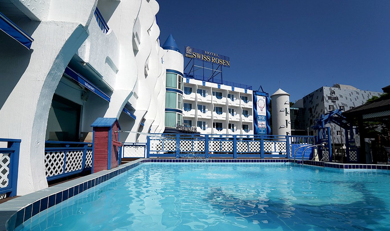 Outdoor pool, open in summer