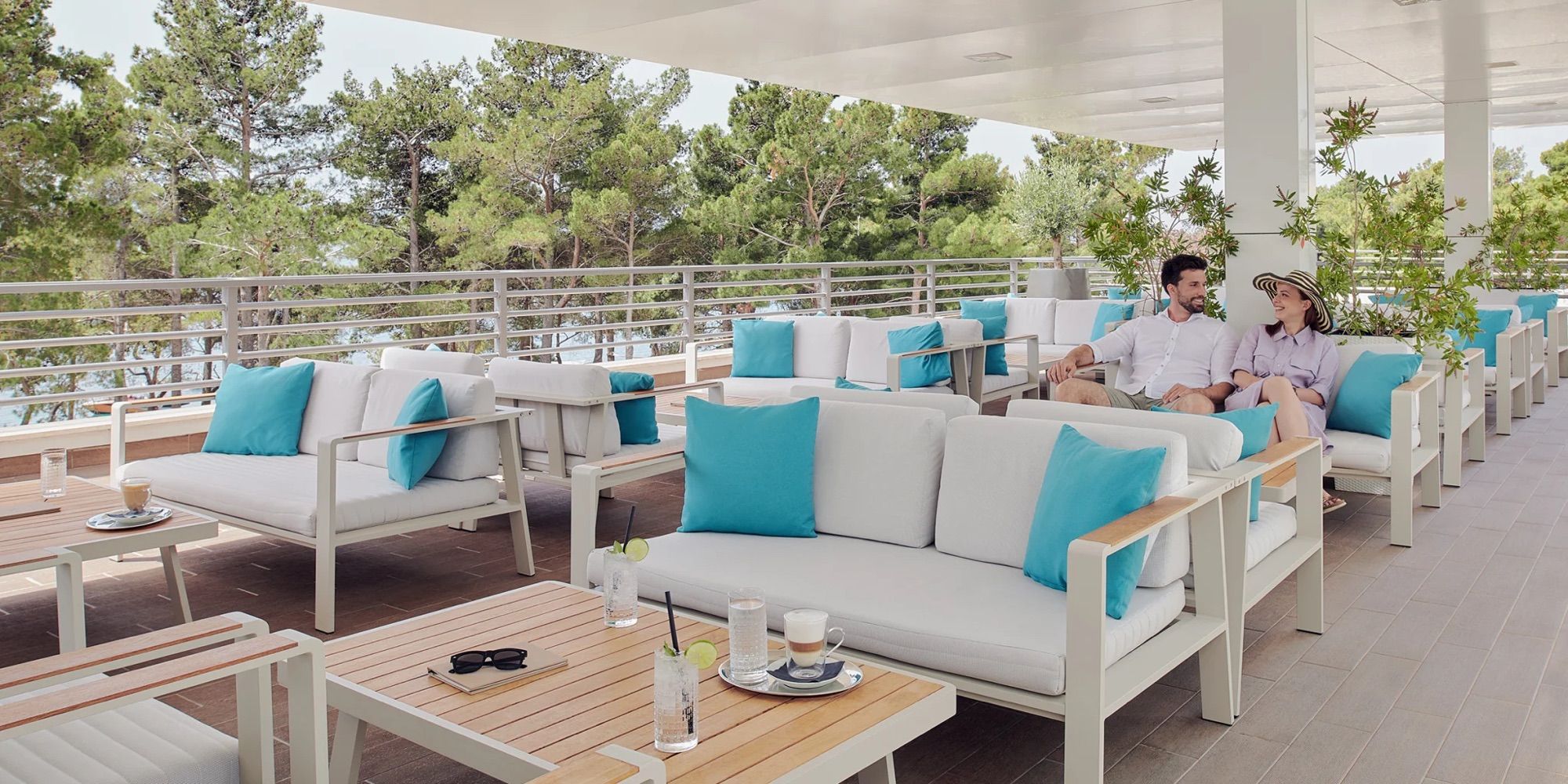 Terrace bar