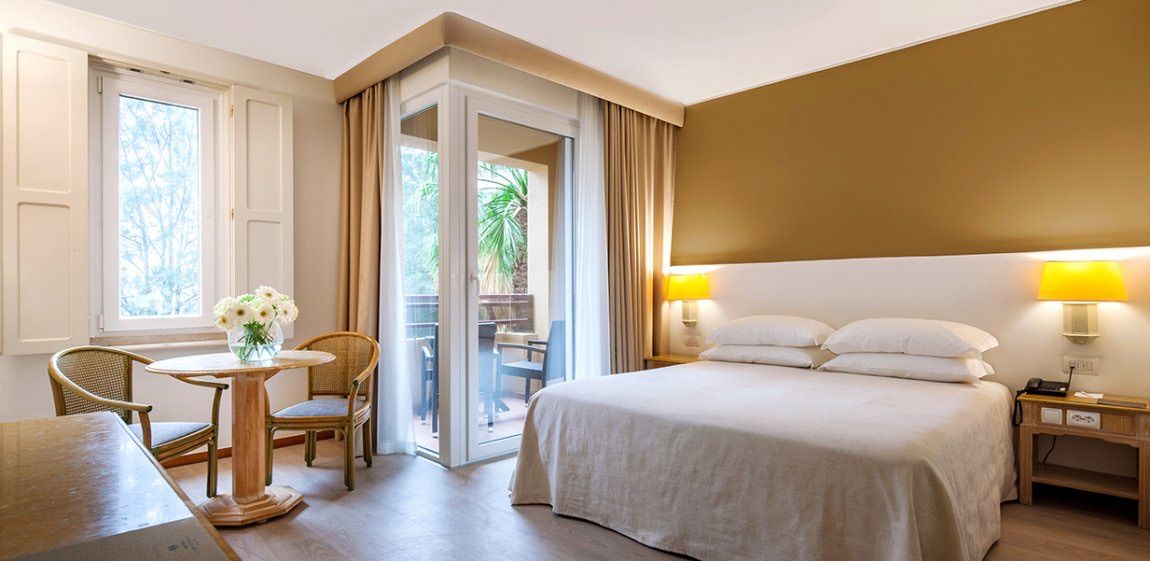 Classic double room with balcony at Dom Pedro Marina
