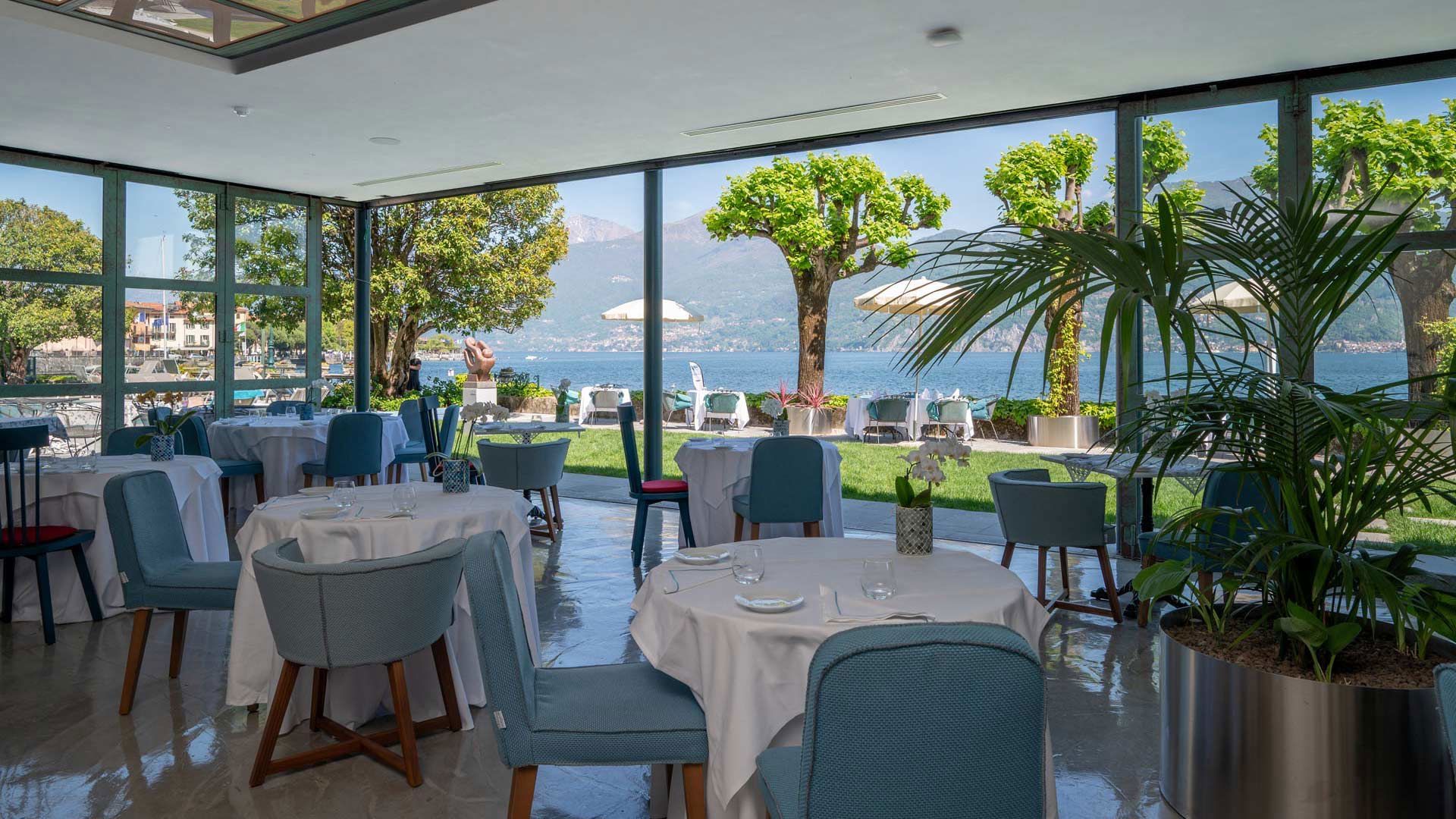 La Veranda restaurant by the lake