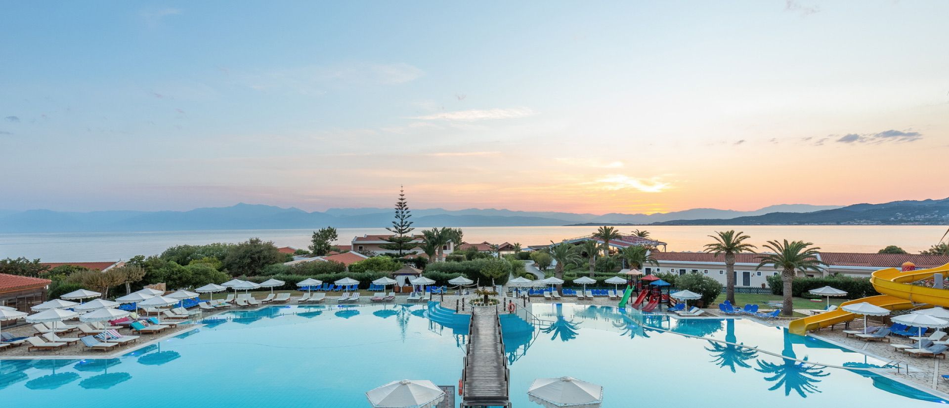Main pool looking out to the sea