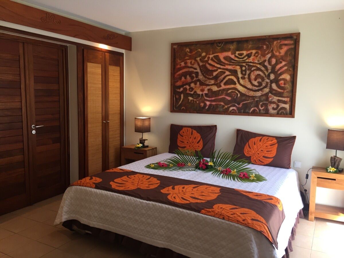 Standard room with Polynesian décor