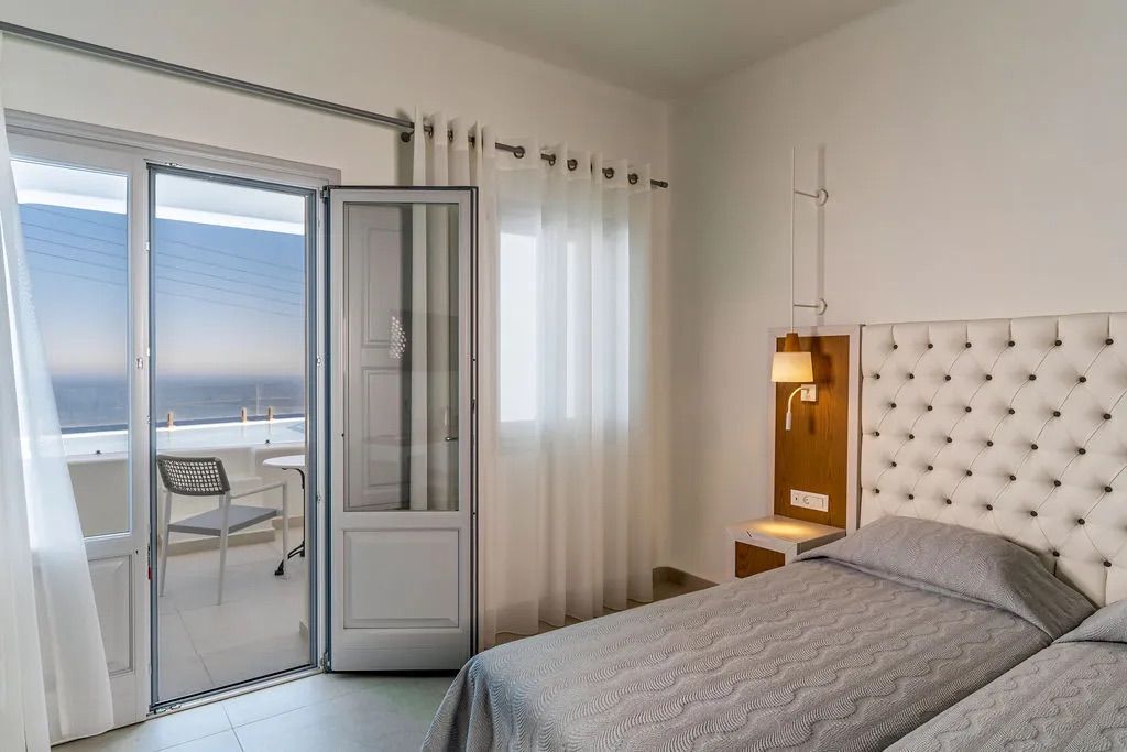 Sea-view room with balcony at Santorini Palace