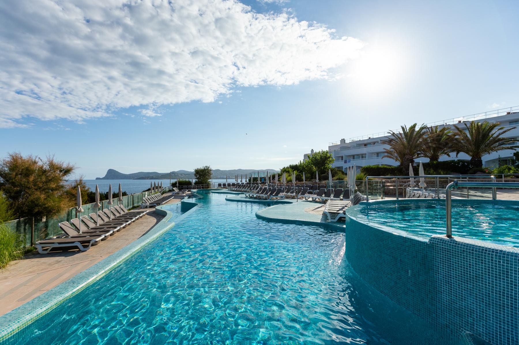Sirenis Seaview Country Club