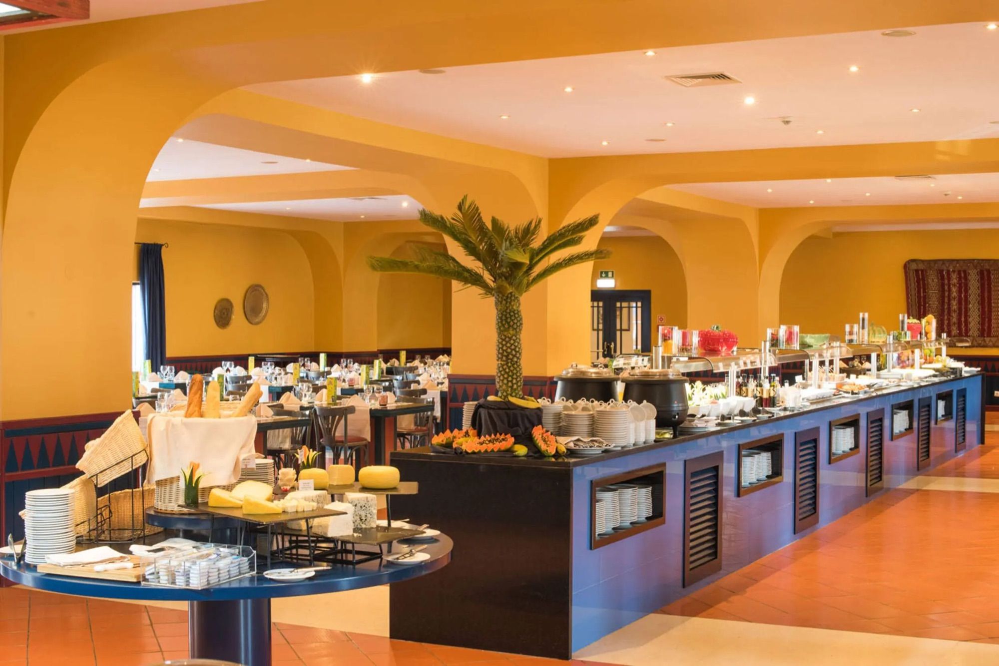 Buffet at Versátil restaurant, Vila Galé Tavira