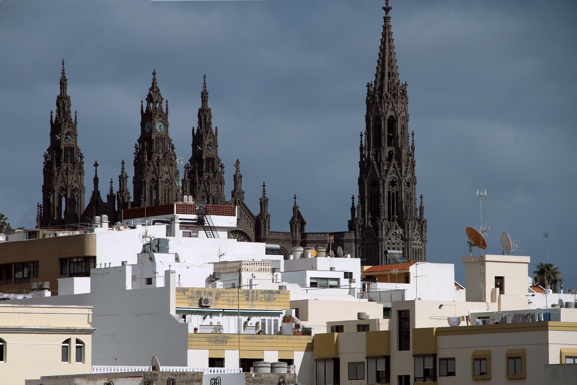 Church of San Juan Bautista above the rooftops of Arucas