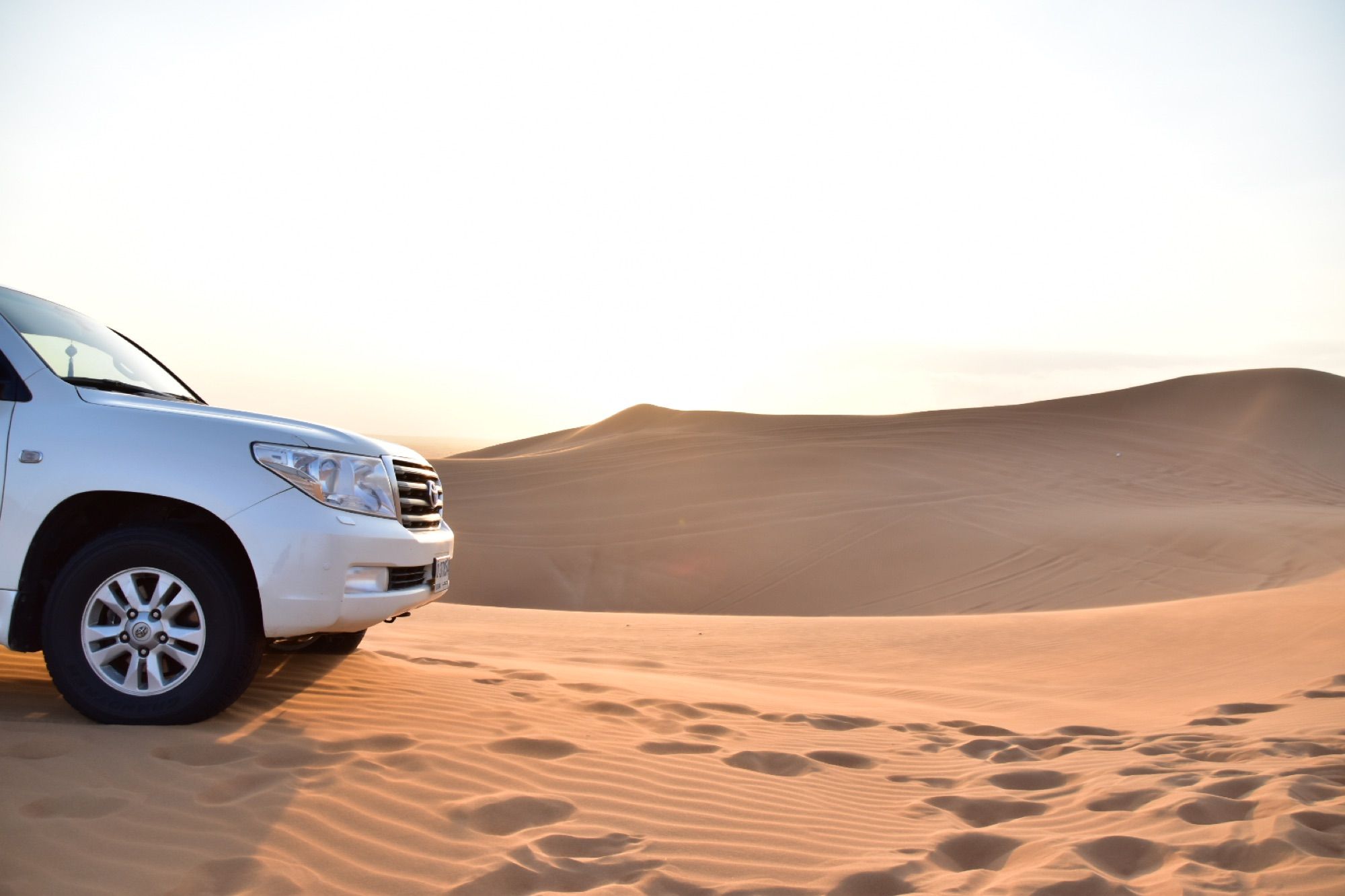 Safari por el desierto al atardecer con cena barbacoa
