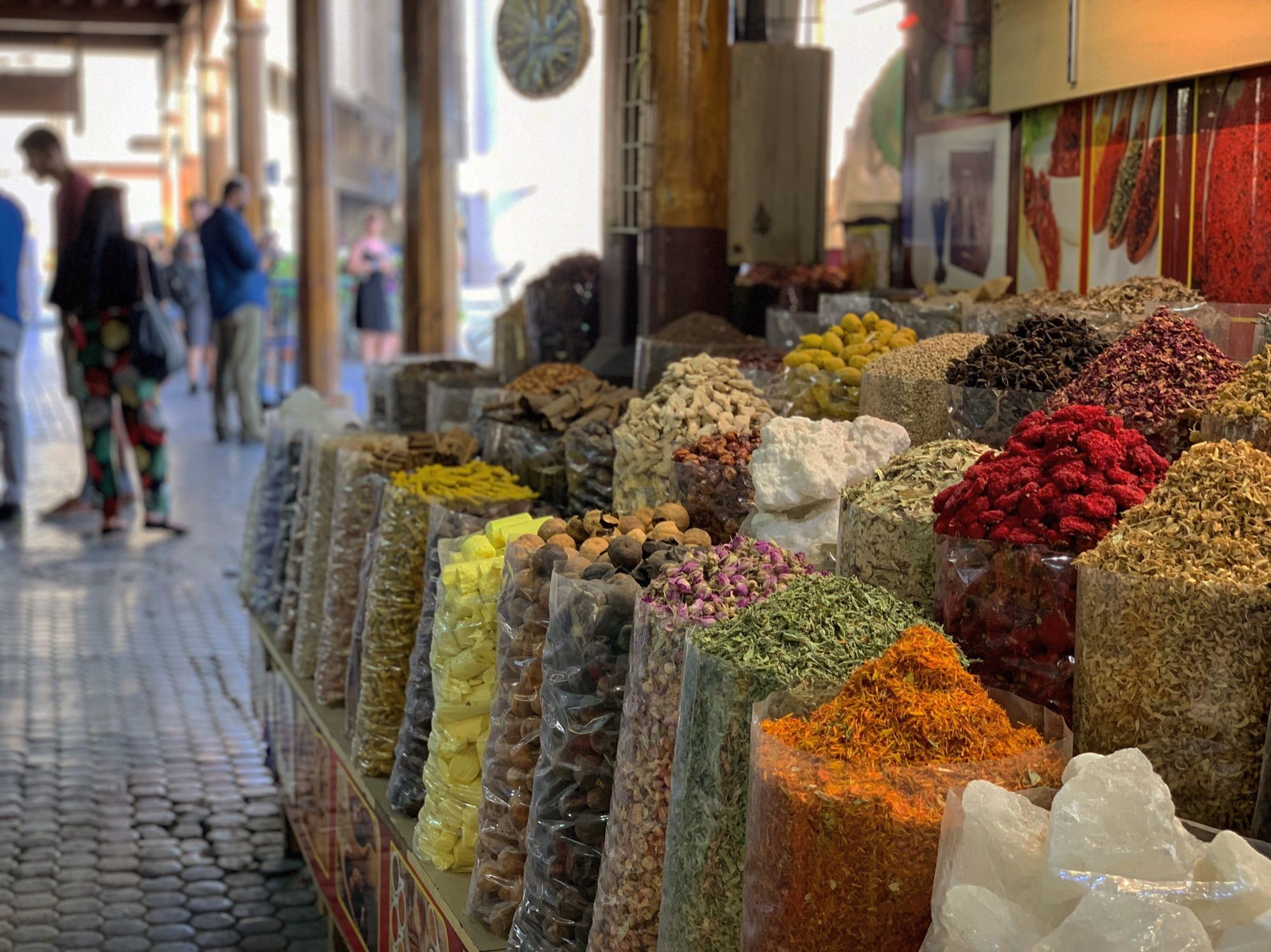 Paseo por el Dubái antiguo: Al Fahidi, abra y zocos