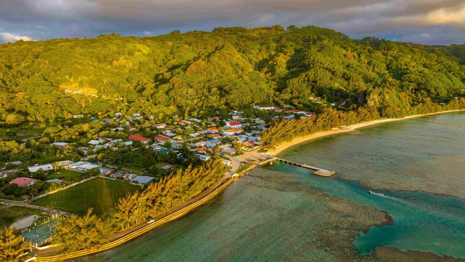 Avera village and its reef from the air
