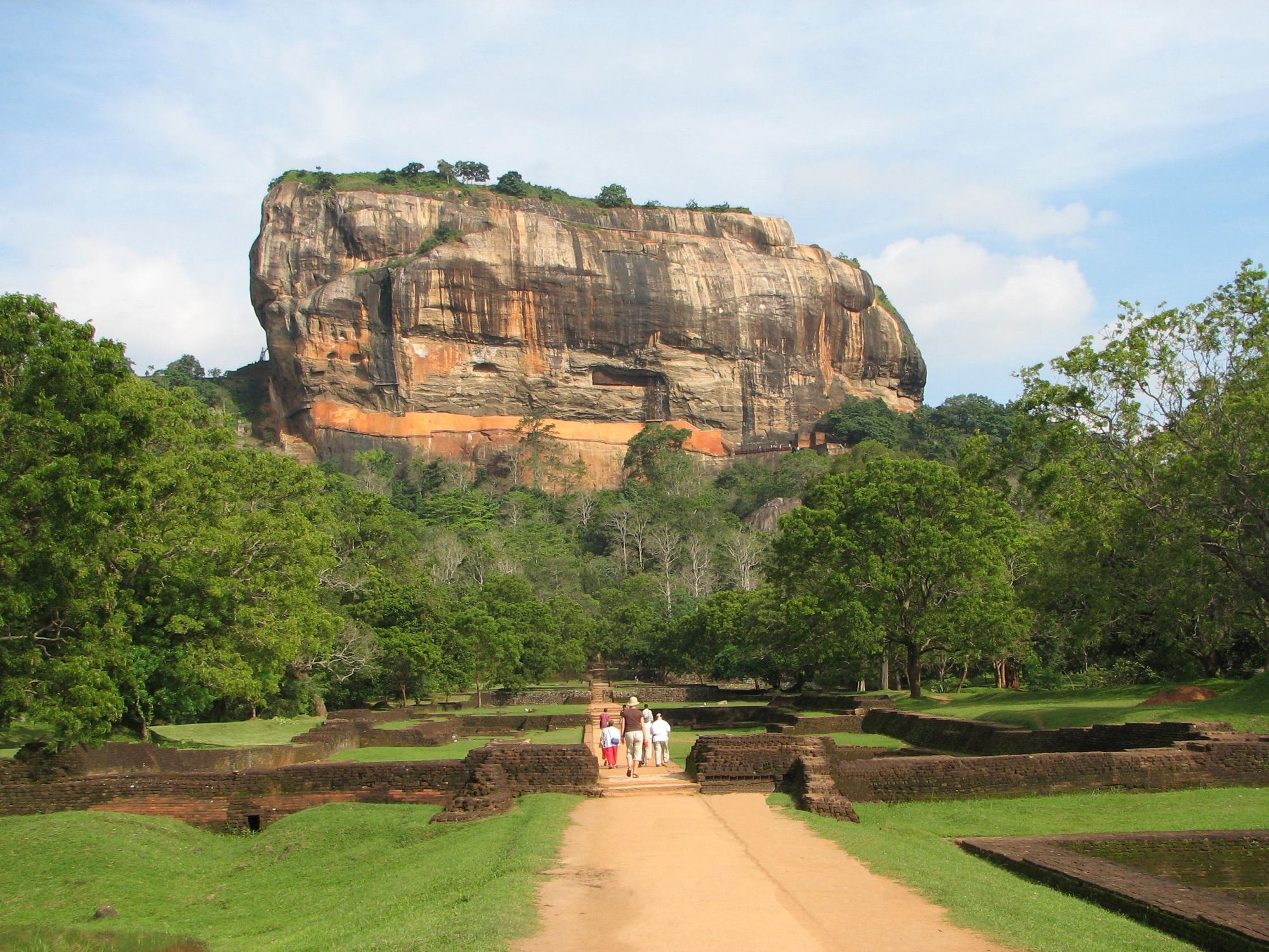Sigiriya Rock Fortress and Dambulla Cave Temple Tour